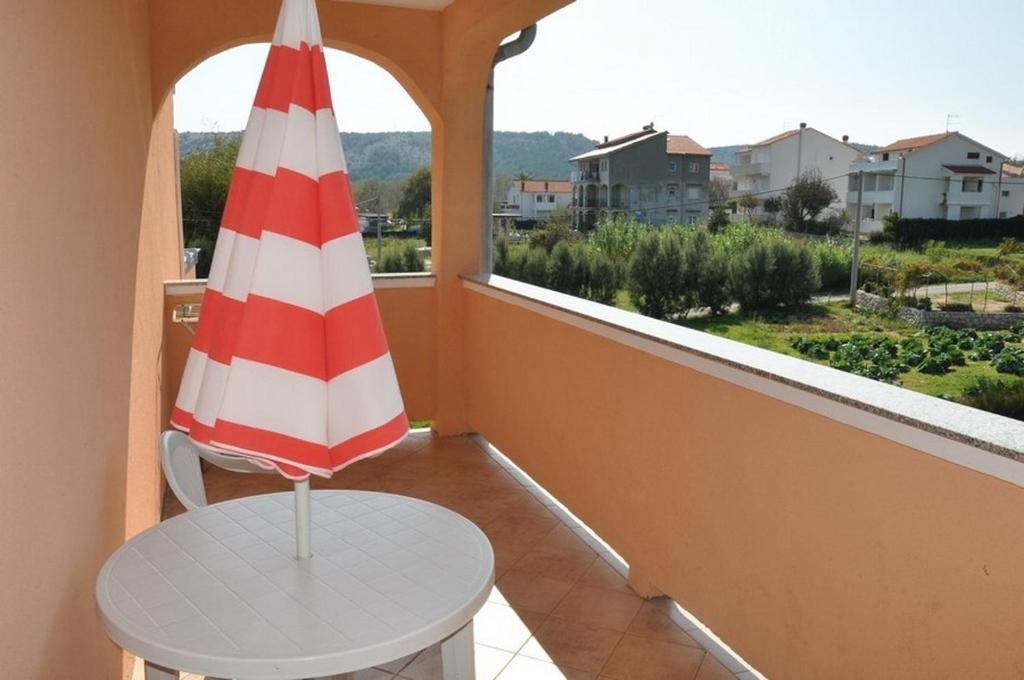 Apartments With A Parking Space Lopar, Rab - 16680 Bagian luar foto