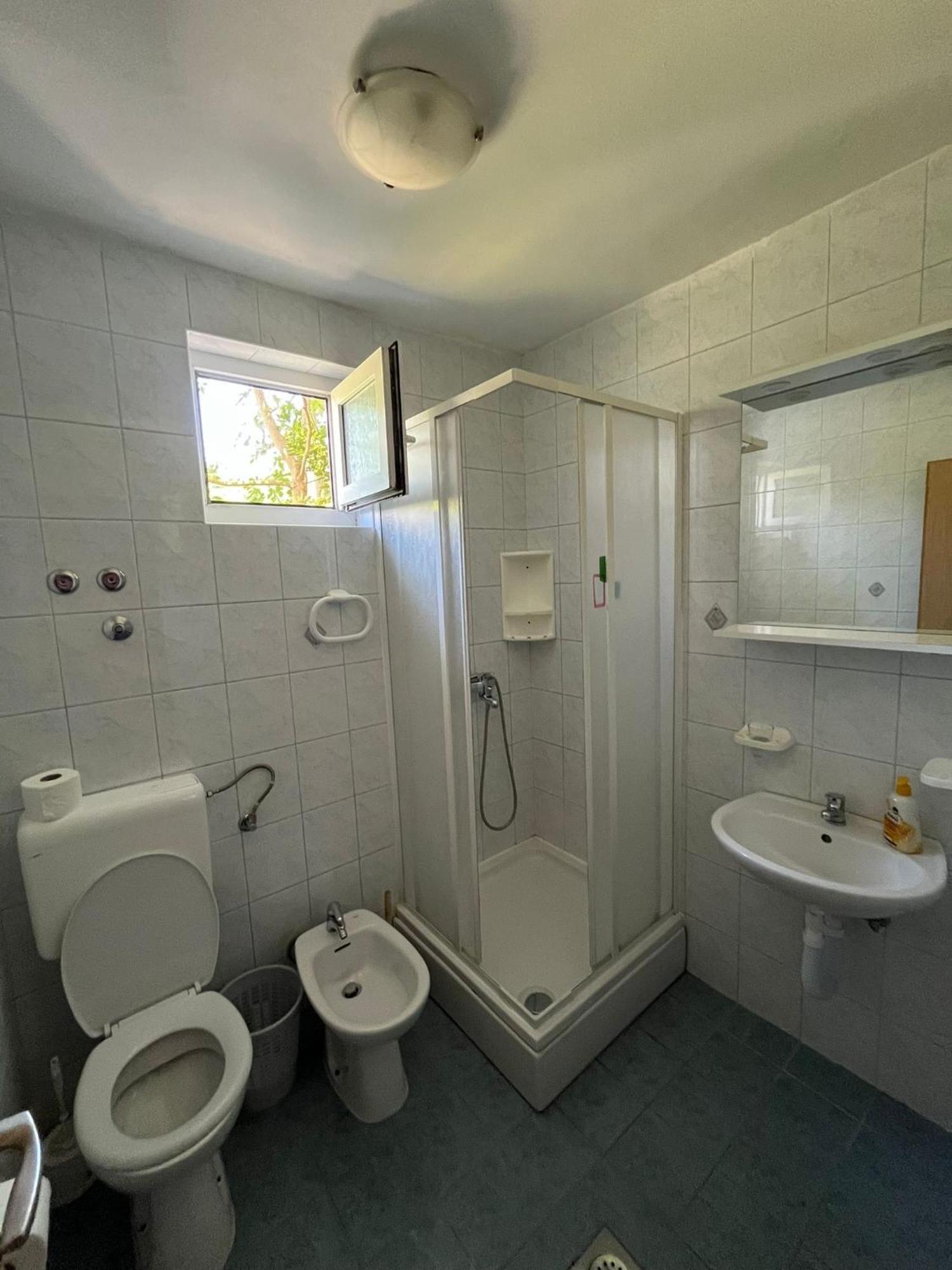 Apartments With A Parking Space Lopar, Rab - 16680 Bagian luar foto