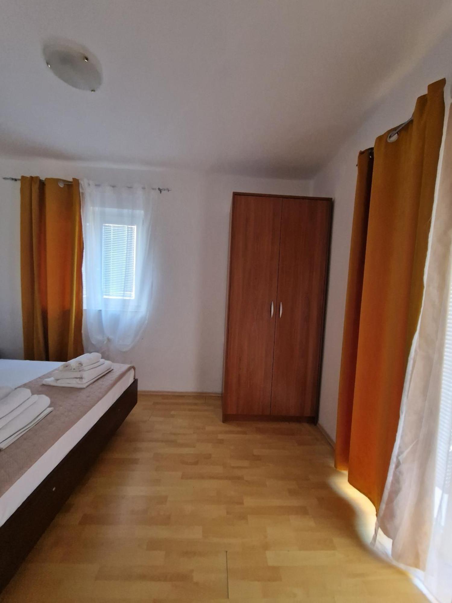Apartments With A Parking Space Lopar, Rab - 16680 Ruang foto