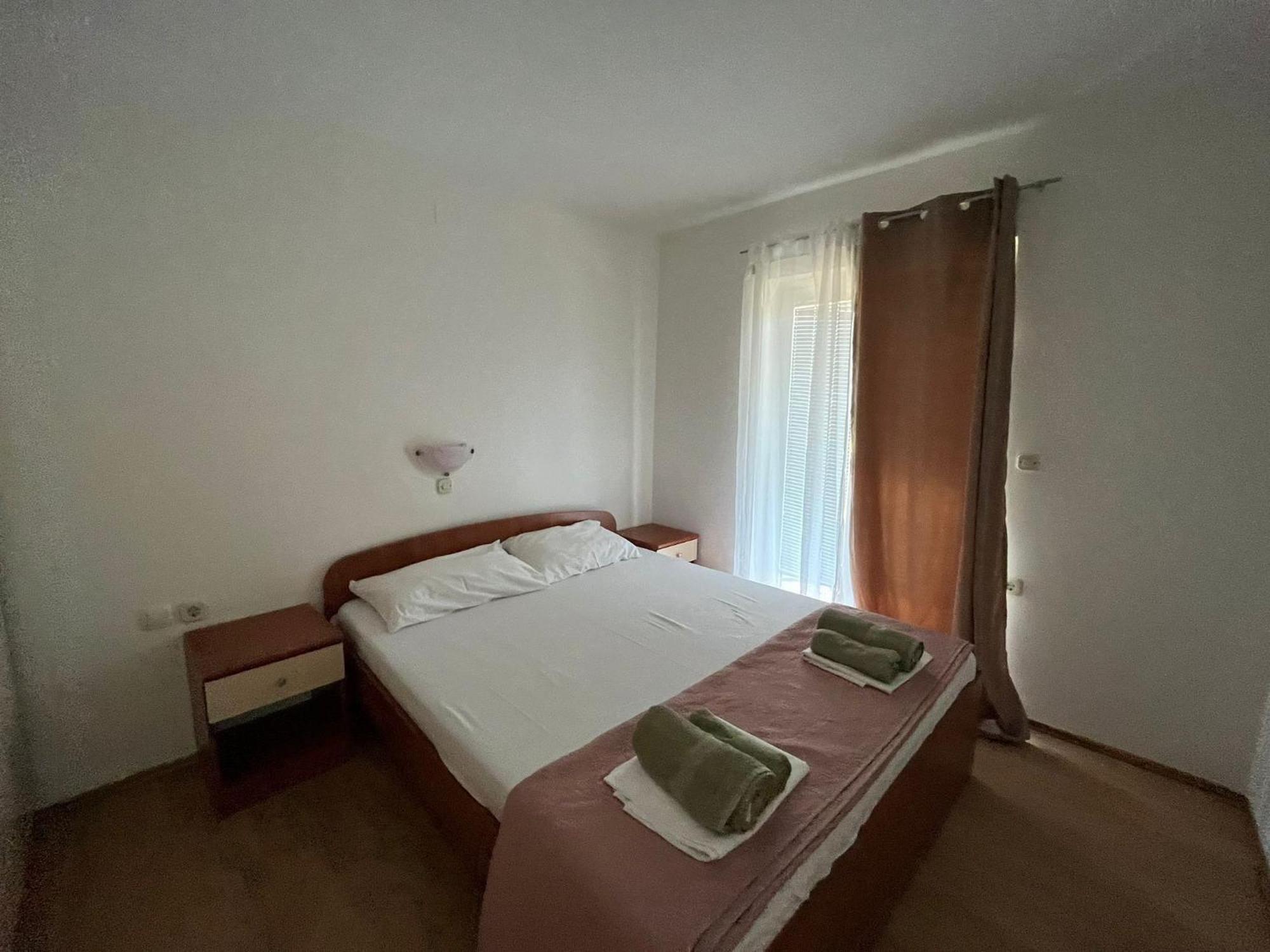 Apartments With A Parking Space Lopar, Rab - 16680 Bagian luar foto