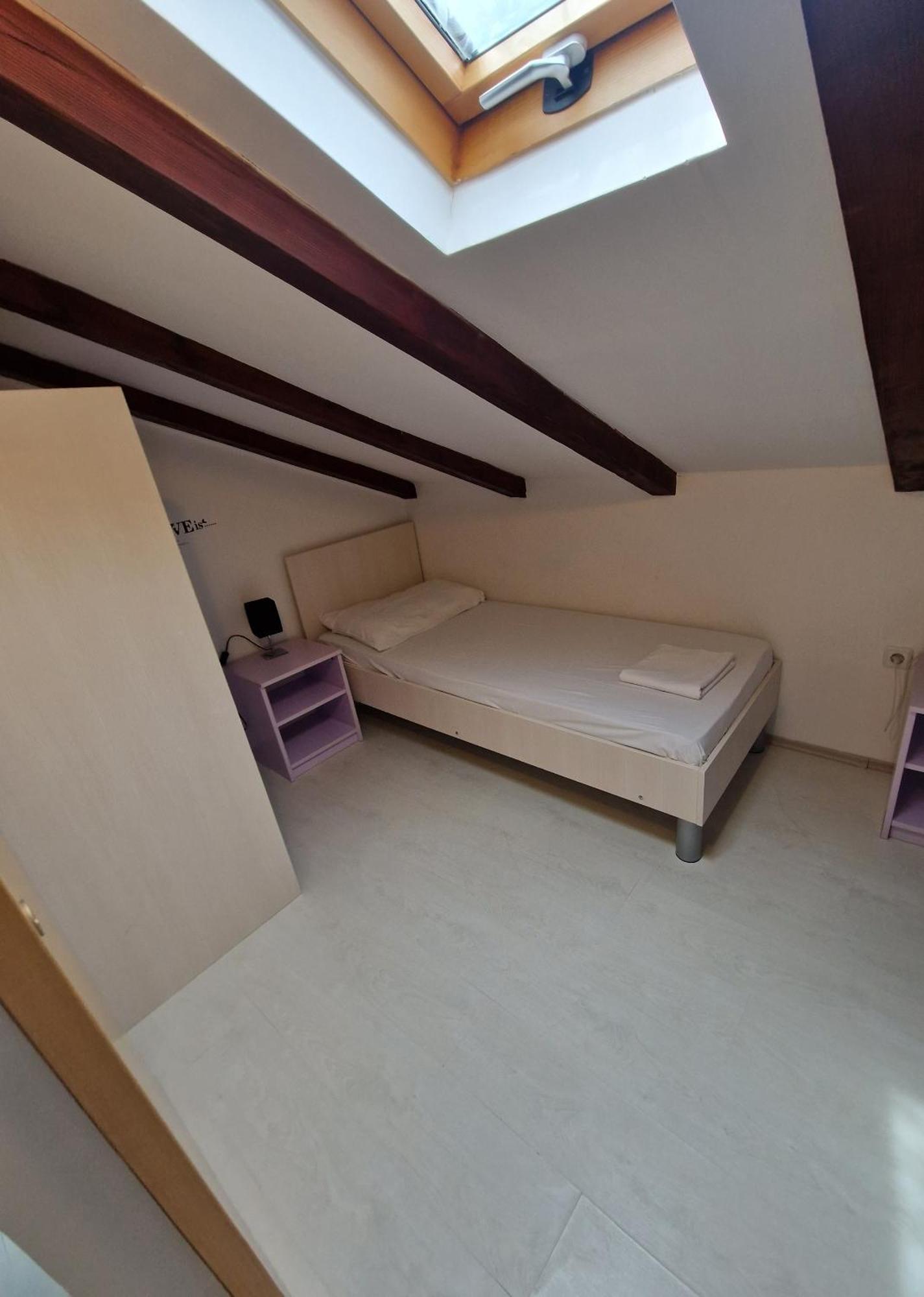 Apartments With A Parking Space Lopar, Rab - 16680 Bagian luar foto